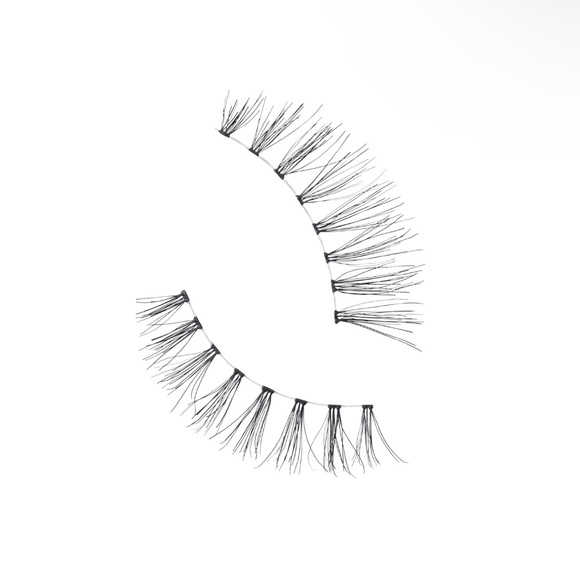 NEW MAC 81 Charmer Lash False Eyelashes - Picture 2 of 4